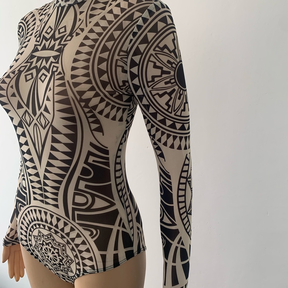 Mesh Patterned Body Suit - Picture 4 of 16